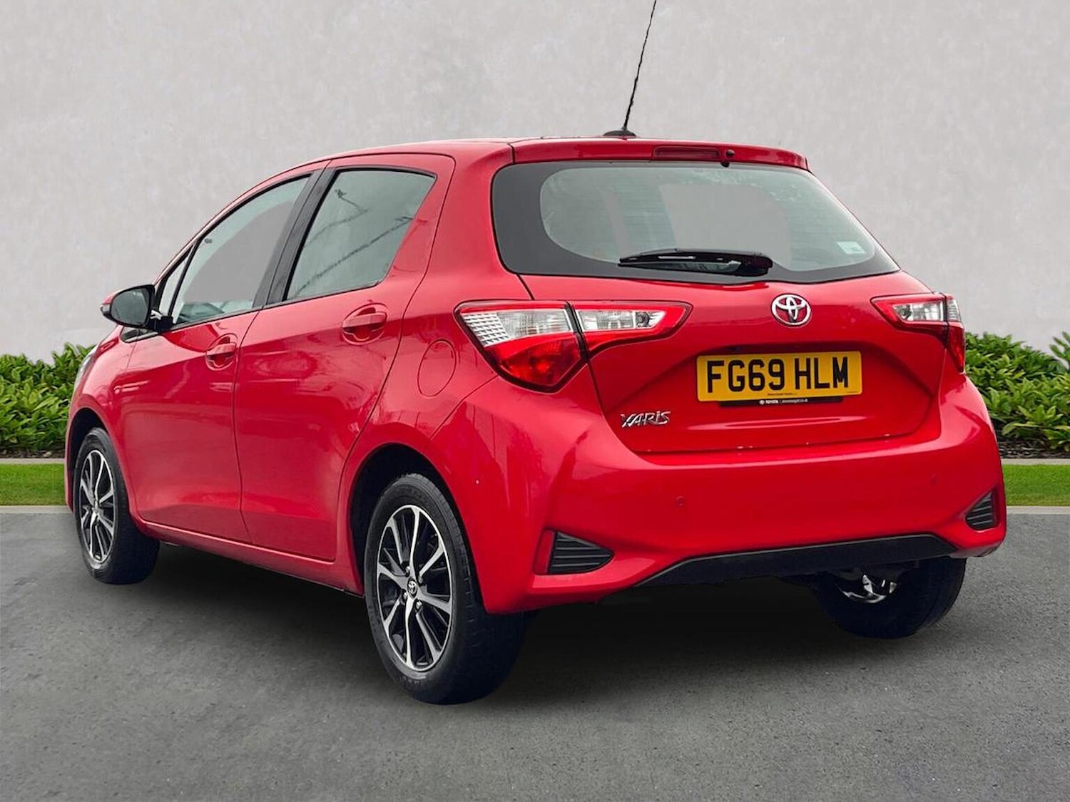 Used Toyota Yaris 2019 for sale - 77983993: Photo 2