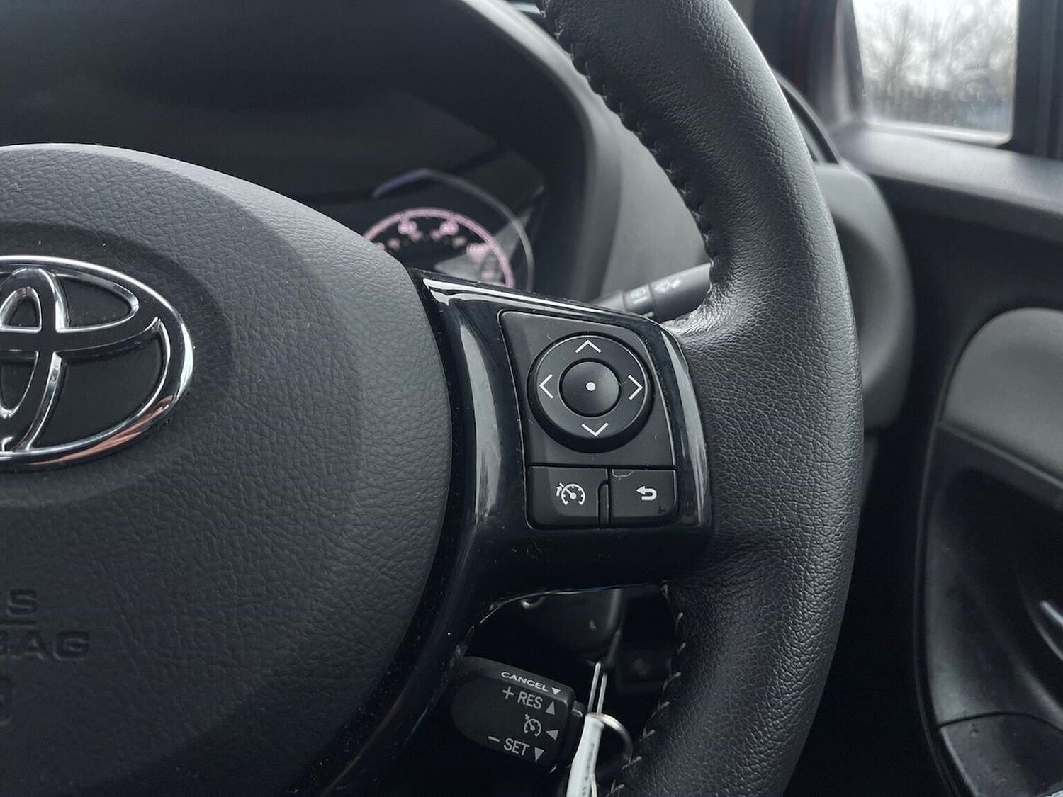 Used Toyota Yaris 2019 for sale - 77983993: Photo 27