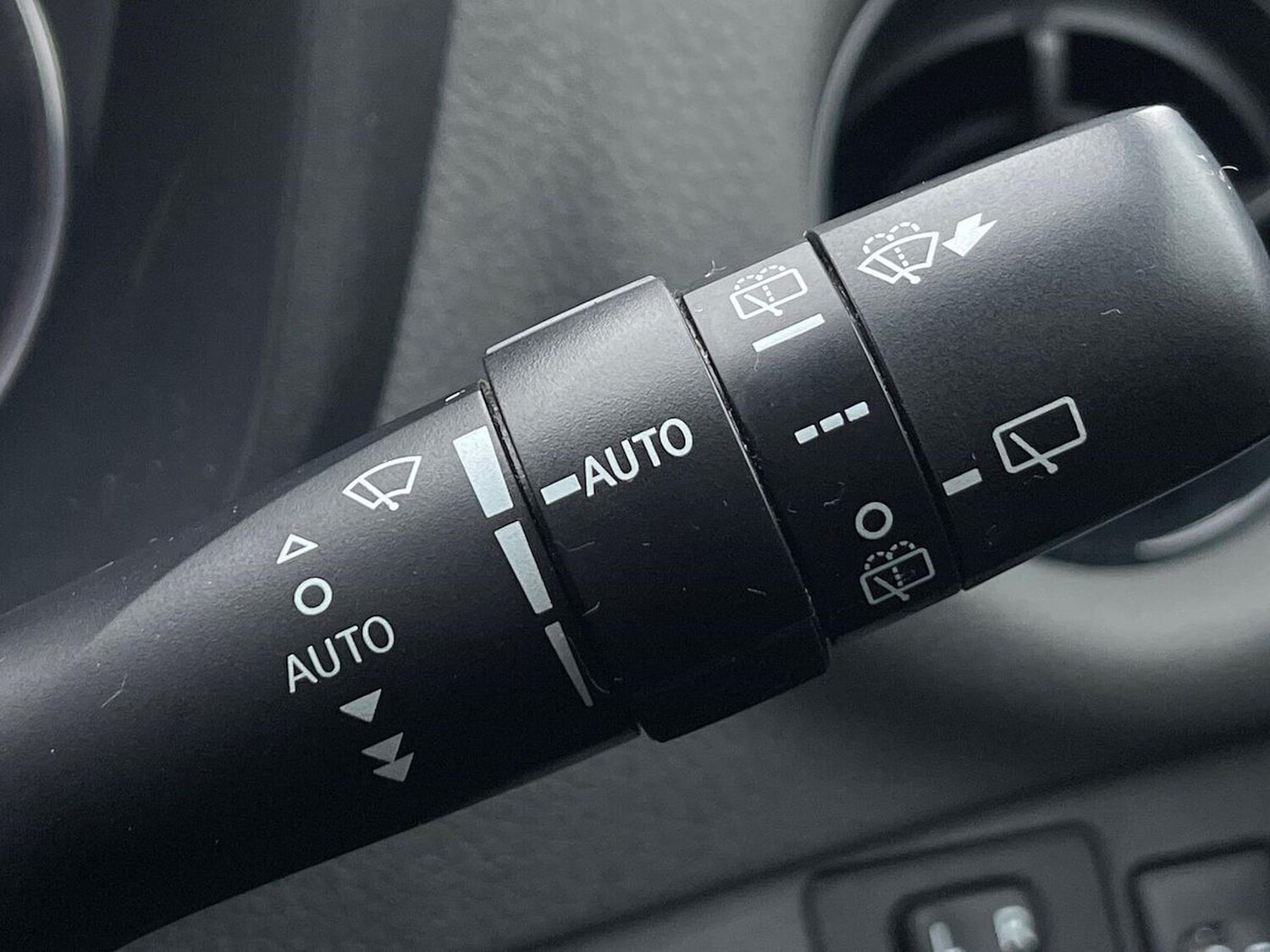 Used Toyota Yaris 2019 for sale - 77983993: Photo 29