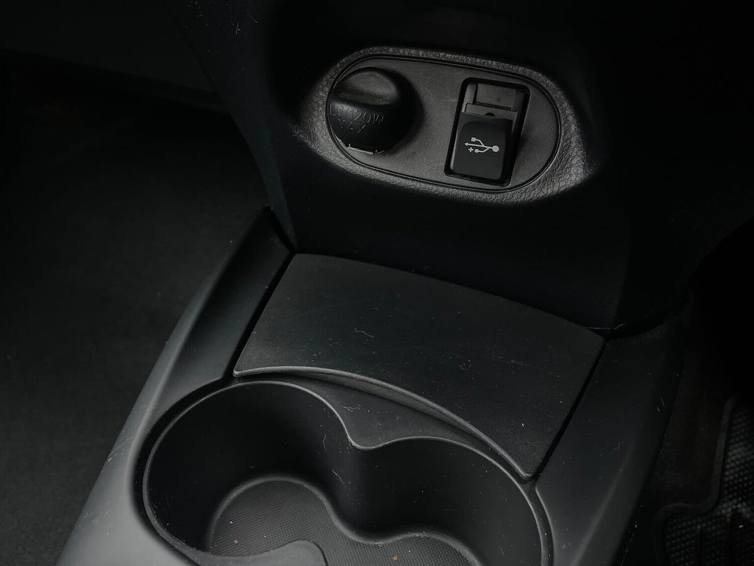 Used Toyota Yaris 2019 for sale - 77983993: Photo 40