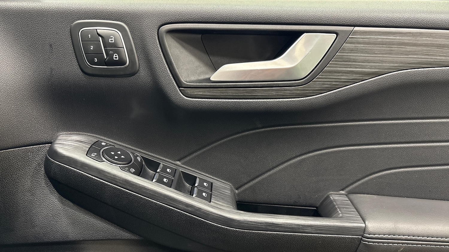 Used Ford Kuga 2024 for sale - 77056700: Photo 27