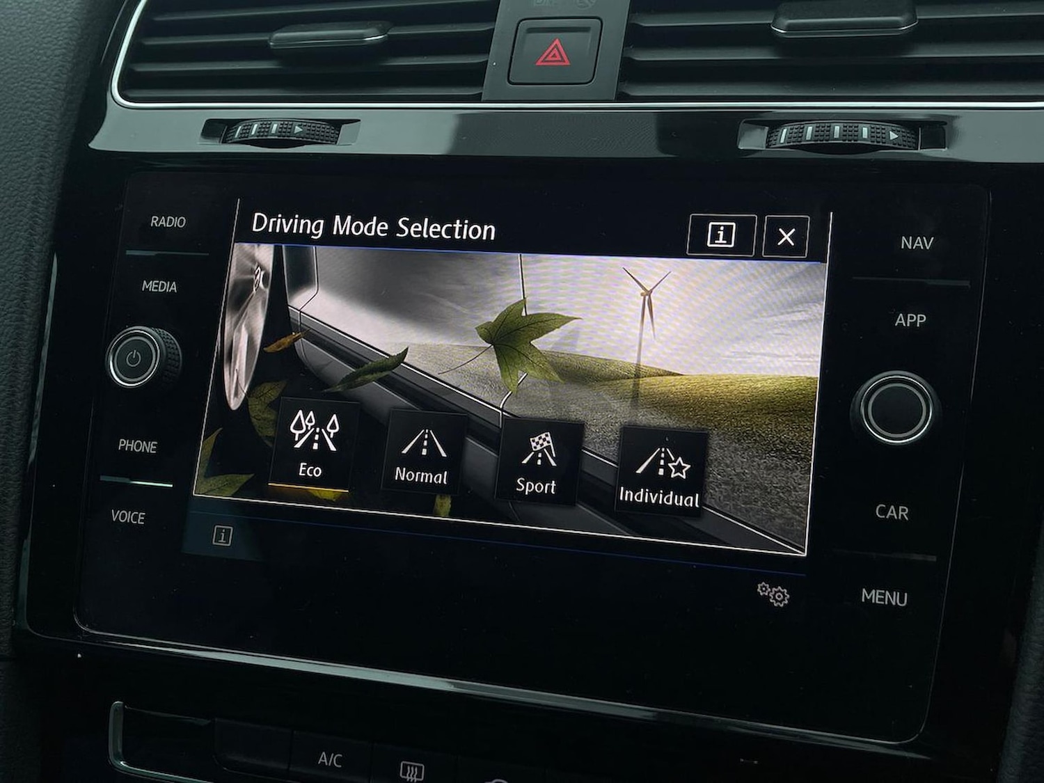 Used Volkswagen Golf 2019 for sale - 76748402: Photo 44