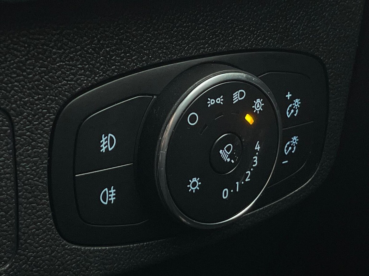 Used Ford Focus 2022 for sale - 77012368: Photo 34