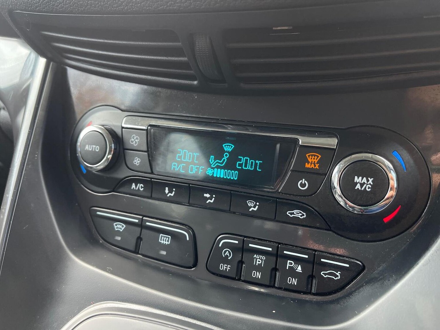 Used Ford Kuga 2016 for sale - 76444695: Photo 24