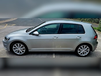 Used Volkswagen Golf 2019 for sale - 75353069: Photo