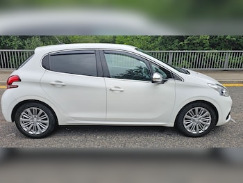 Used Peugeot 208 2018 for sale - 75963359: Photo