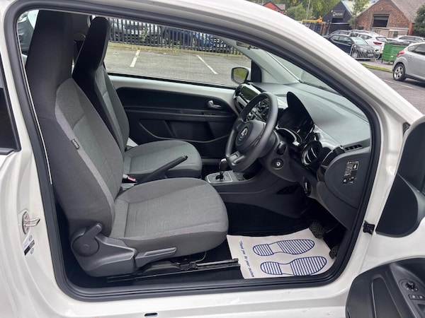Used Volkswagen up! 2014 for sale - 76242917: Photo 24