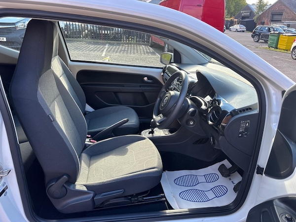 Used Volkswagen up! 2014 for sale - 76242917: Photo 32