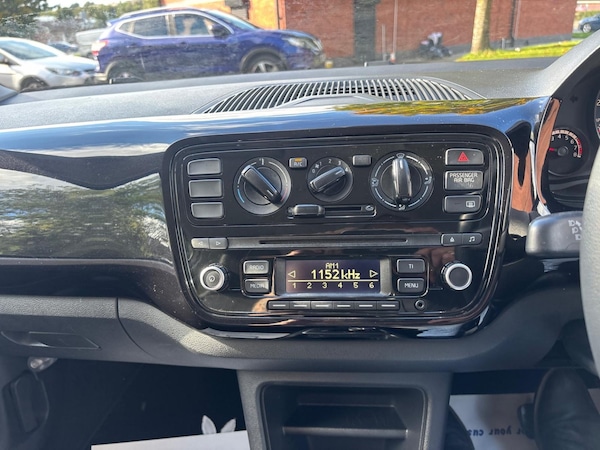 Used Volkswagen up! 2014 for sale - 76242917: Photo 39