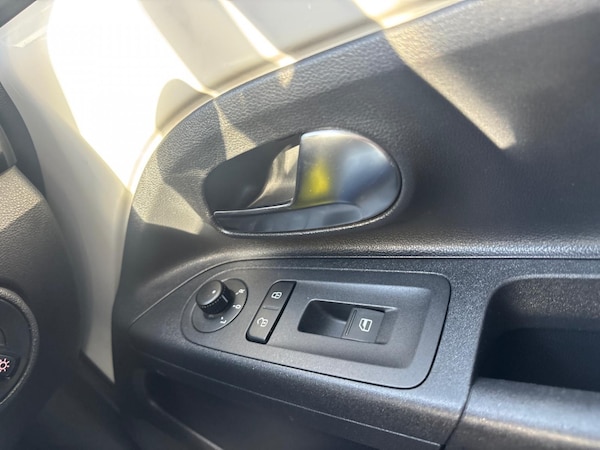 Used Volkswagen up! 2014 for sale - 76242917: Photo 41