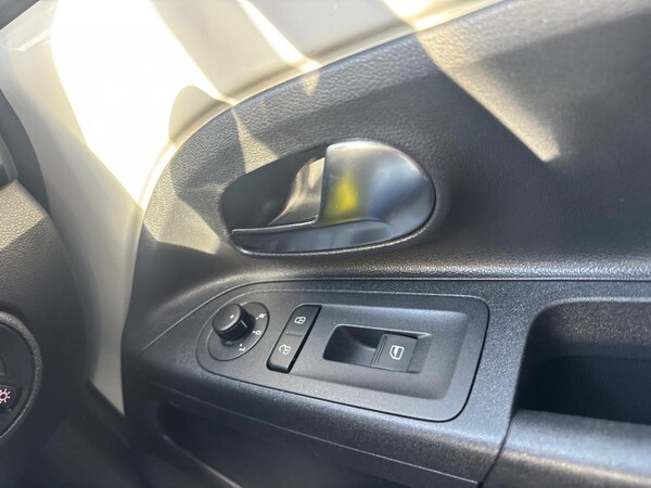 Used Volkswagen up! 2014 for sale - 76242917: Photo 42