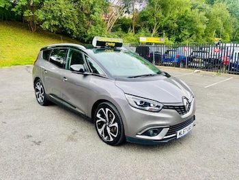Used Renault Grand Scenic 2017 for sale - 75313948: Photo