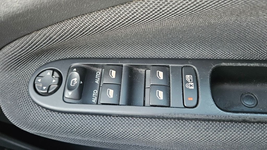 Used Citroen C3 Picasso 2017 for sale - 77805967: Photo 24