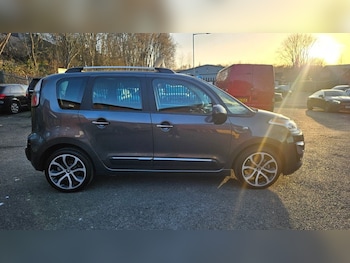 Used Citroen C3 Picasso 2017 for sale - 77805967: Photo