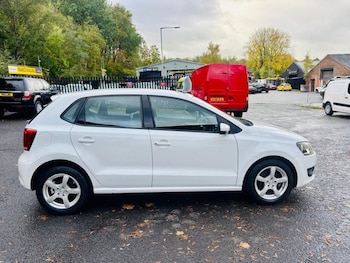 Used Volkswagen Polo 2010 for sale - 76569960: Photo
