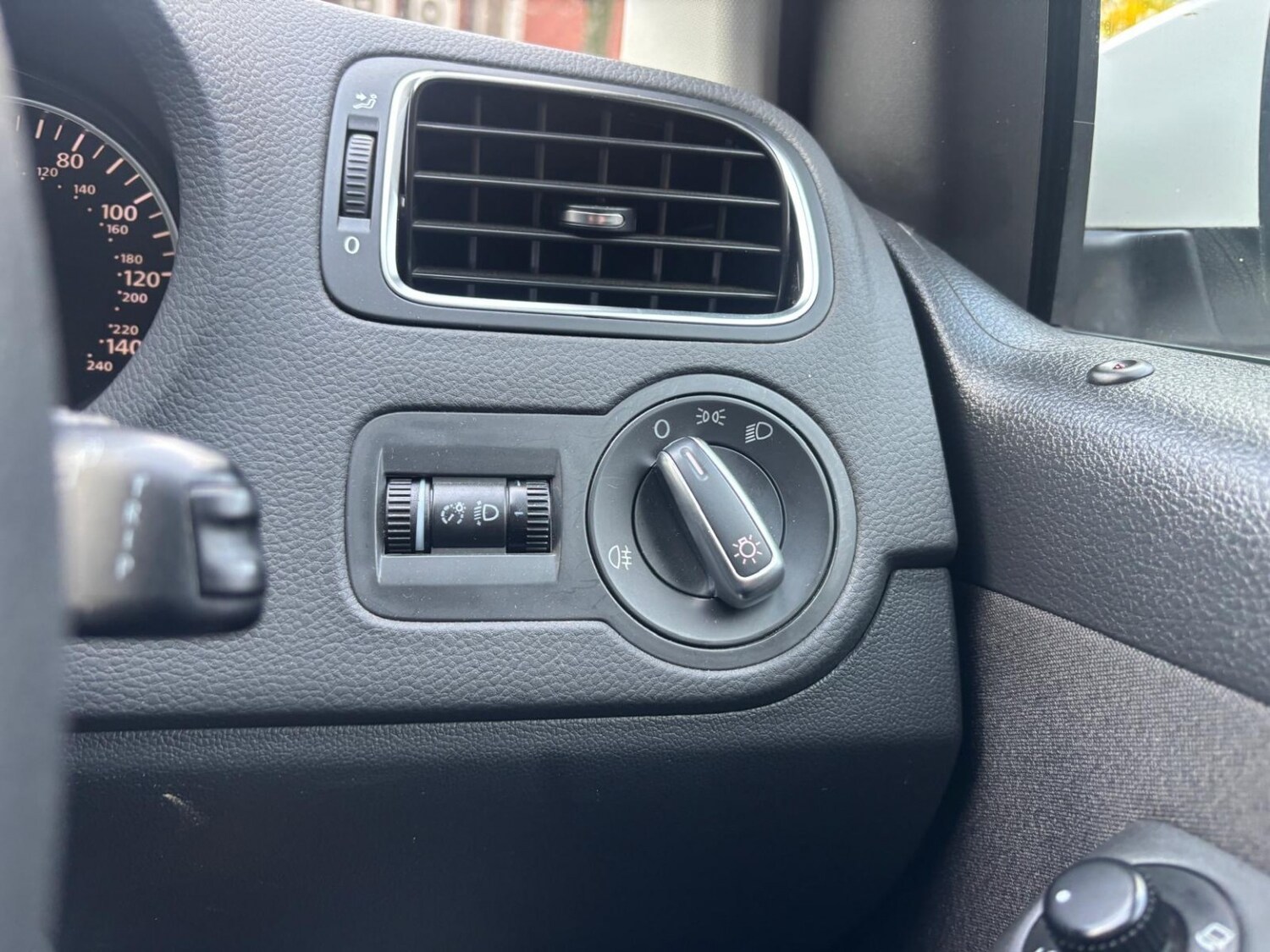 Used Volkswagen Polo 2011 for sale - 76369228: Photo 13