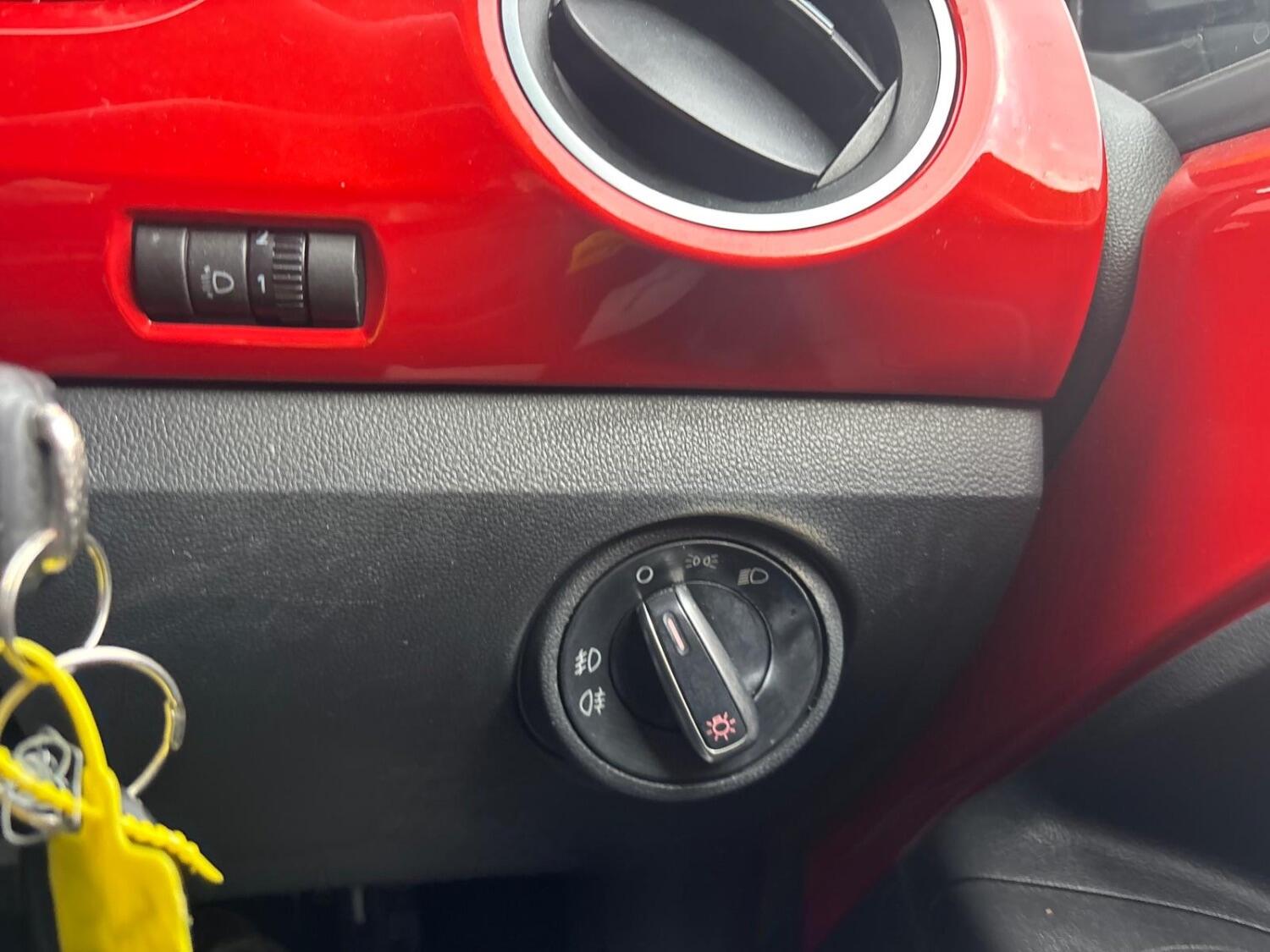 Used Volkswagen up! 2014 for sale - 75962715: Photo 25