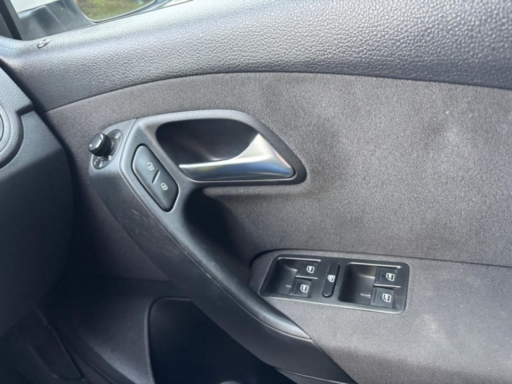 Used Volkswagen Polo 2010 for sale - 76504460: Photo 12