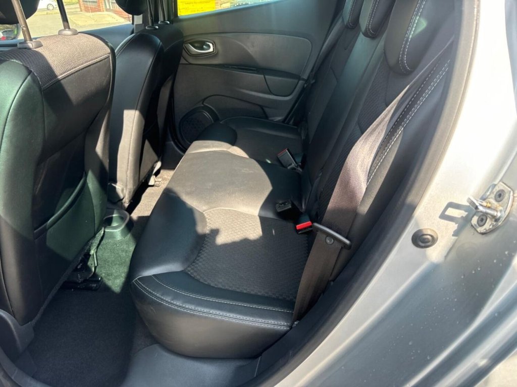 Used Renault Clio 2018 for sale - 76504492: Photo 12