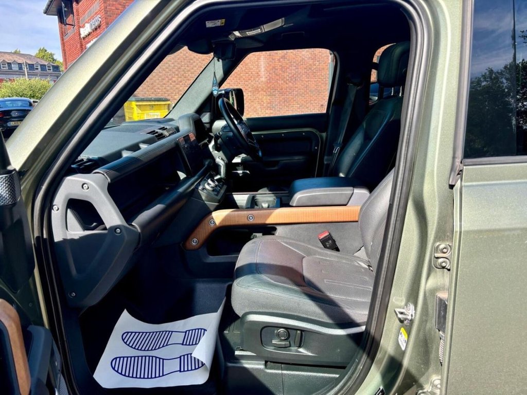 Used Land Rover Defender 2021 for sale - 76504511: Photo 22
