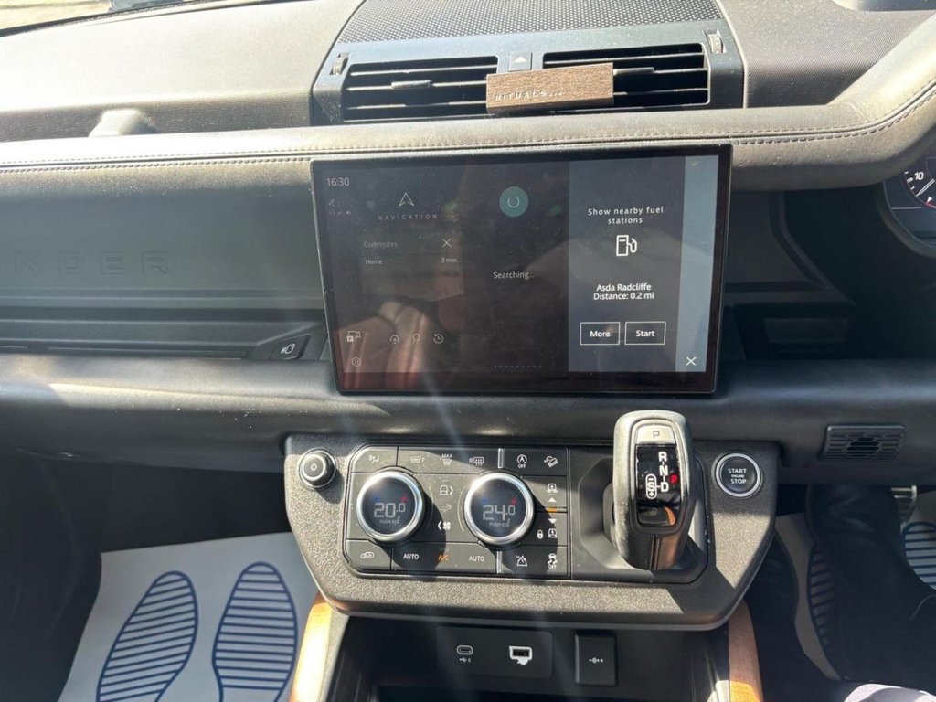 Used Land Rover Defender 2021 for sale - 76504511: Photo 24