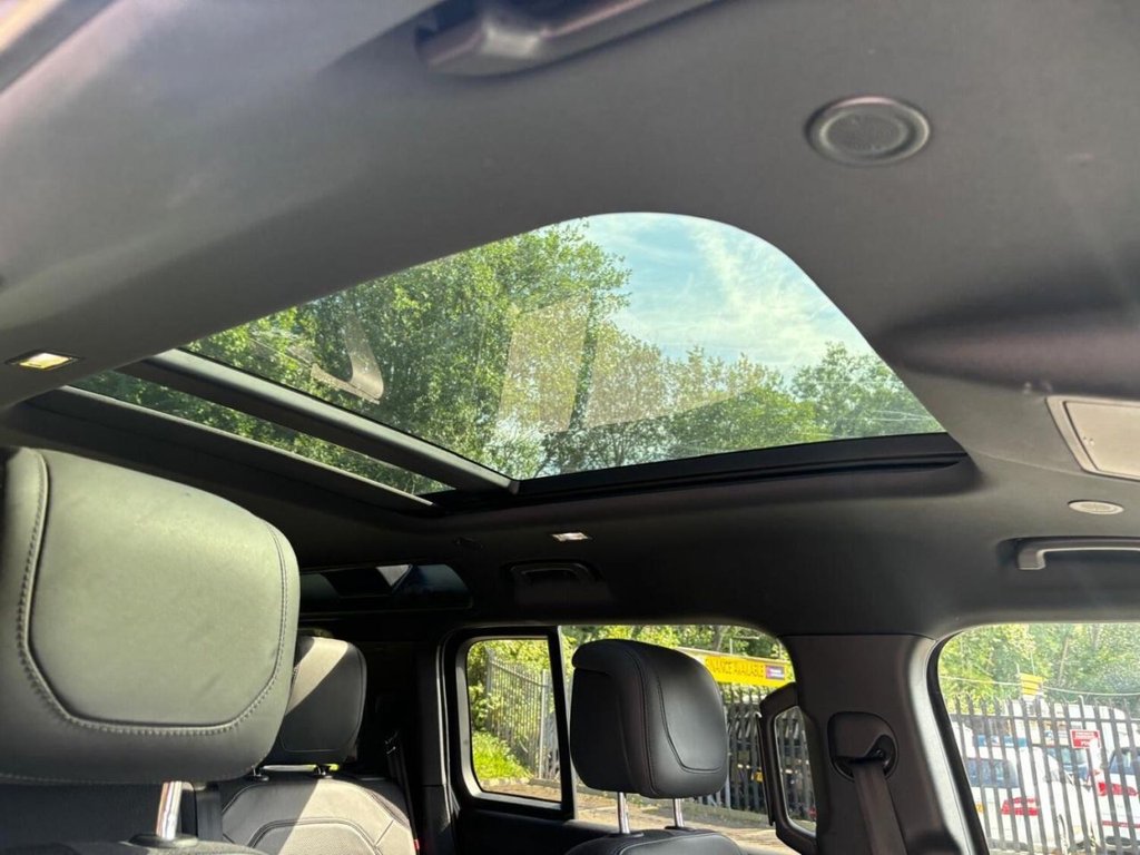 Used Land Rover Defender 2021 for sale - 76504511: Photo 26