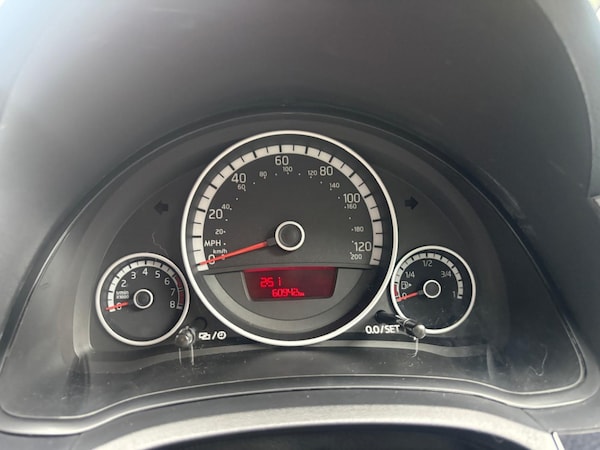 Used Volkswagen up! 2013 for sale - 76205602: Photo 14