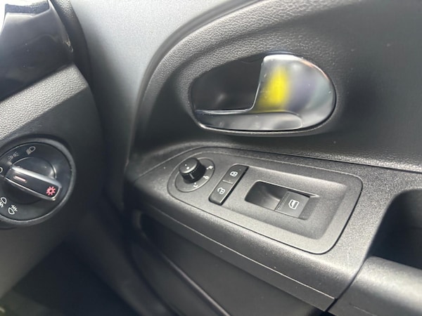 Used Volkswagen up! 2013 for sale - 76205602: Photo 17