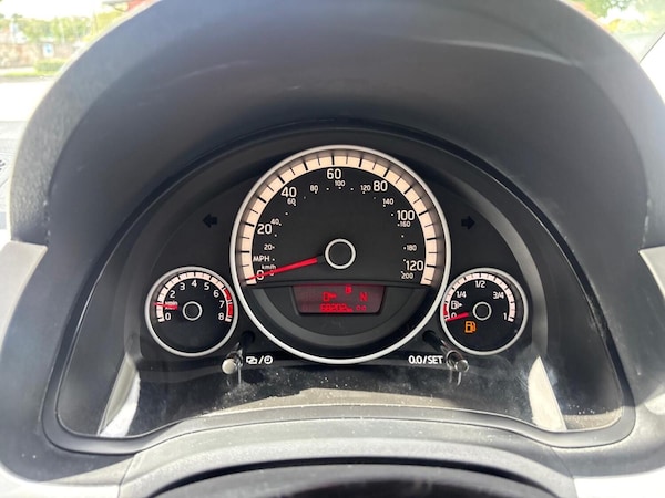 Used Volkswagen up! 2014 for sale - 76273324: Photo 17