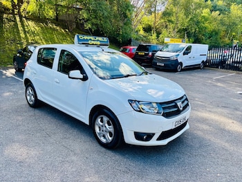 Used Dacia Sandero 2015 for sale - 76058214: Photo