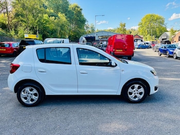 Used Dacia Sandero 2015 for sale - 76058214: Photo