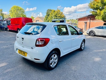 Used Dacia Sandero 2015 for sale - 76058214: Photo
