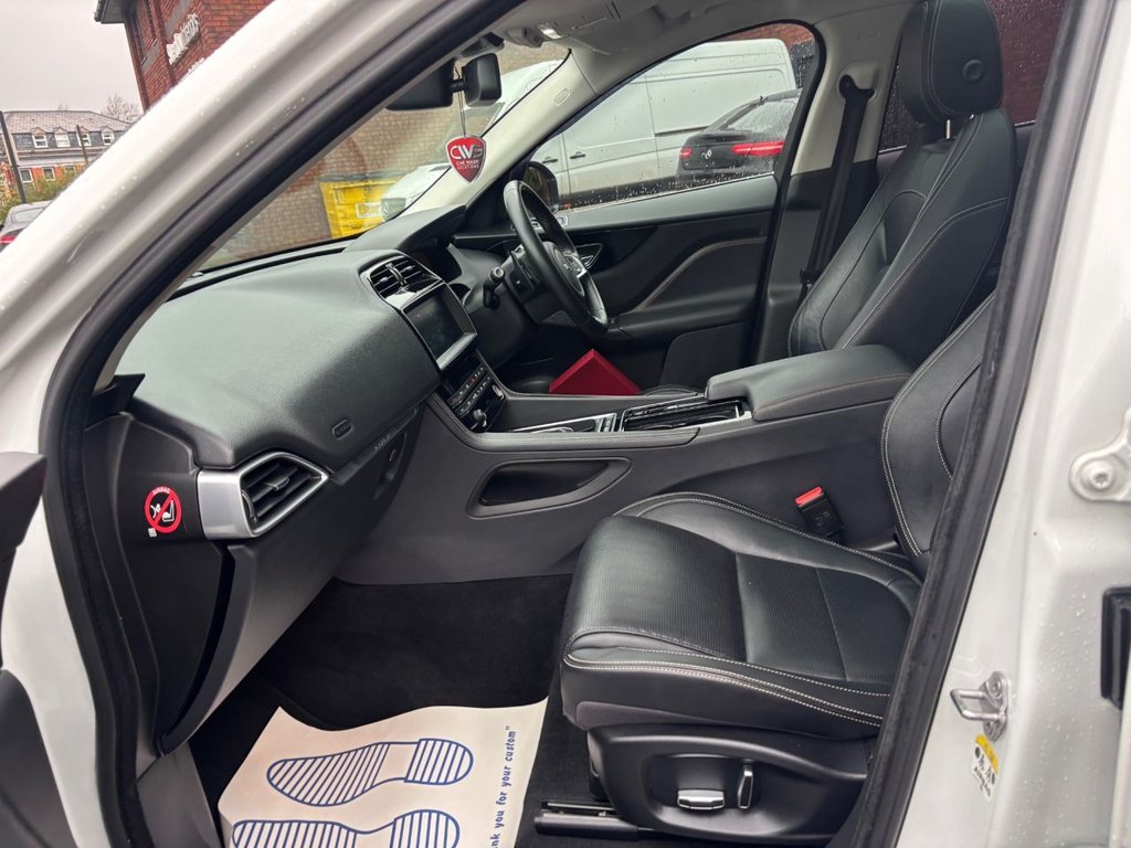 Used Jaguar F-Pace 2017 for sale - 76570531: Photo 13