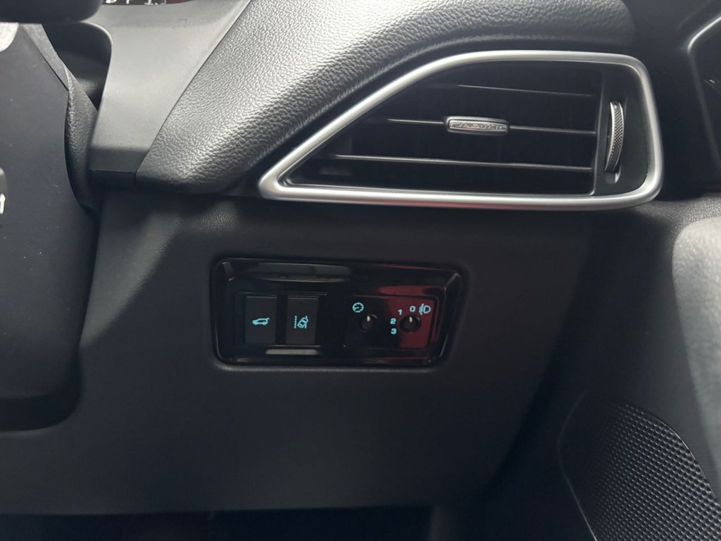 Used Jaguar F-Pace 2017 for sale - 76570531: Photo 19