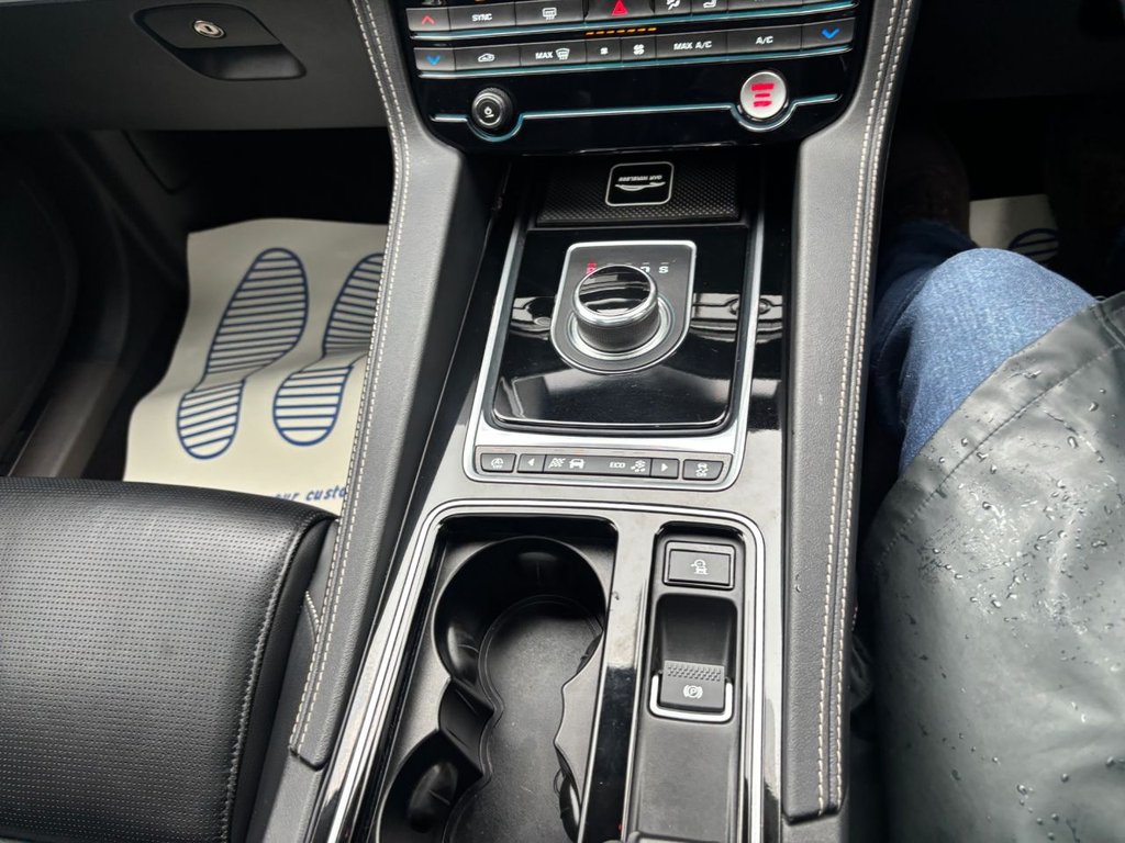 Used Jaguar F-Pace 2017 for sale - 76848243: Photo 17