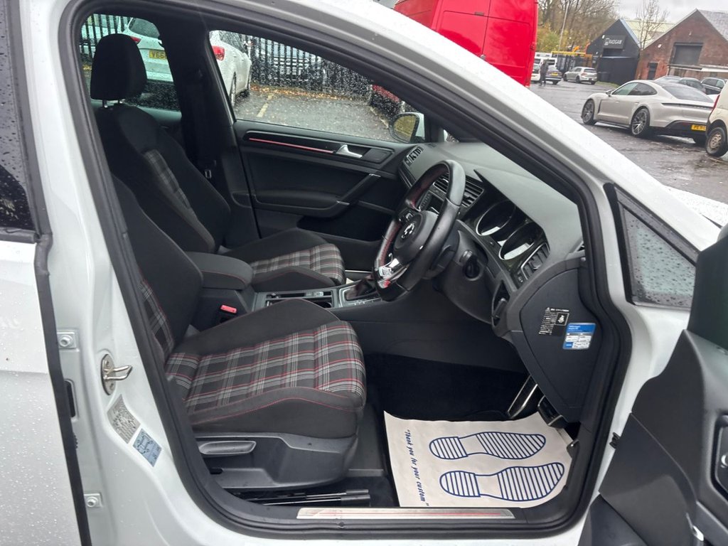 Used Volkswagen Golf 2015 for sale - 76820666: Photo 9