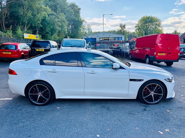 Used Jaguar XE 2017 for sale - 76205650: Photo 4