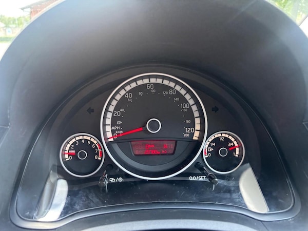 Used Volkswagen up! 2013 for sale - 76205618: Photo 18