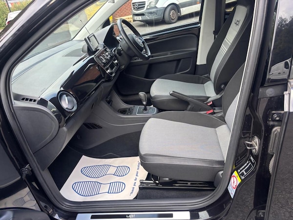 Used Volkswagen up! 2013 for sale - 76205618: Photo 19