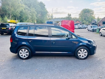 Used Volkswagen Touran 2025 for sale - 76504471: Photo