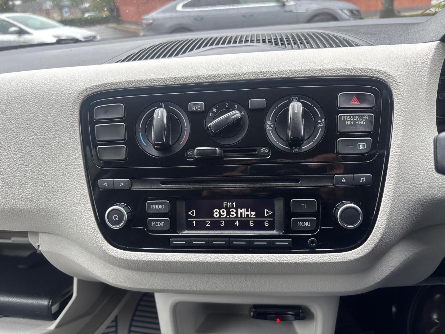 Used Volkswagen up! 2014 for sale - 75962613: Photo 23