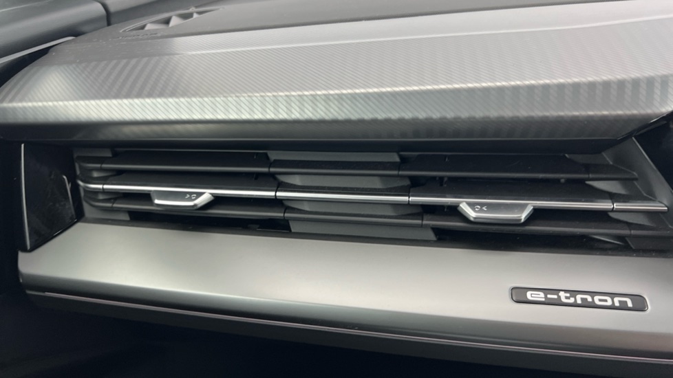 Used Audi Q4 e-tron 2024 for sale - 76552556: Photo 16