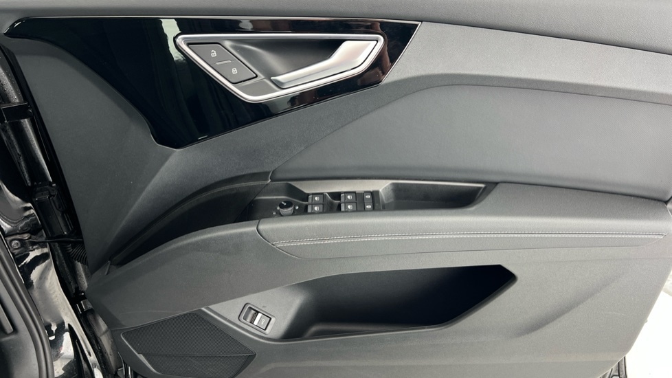 Used Audi Q4 e-tron 2024 for sale - 76552556: Photo 30