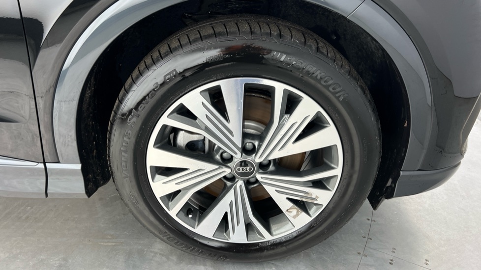 Used Audi Q4 e-tron 2024 for sale - 76552556: Photo 5