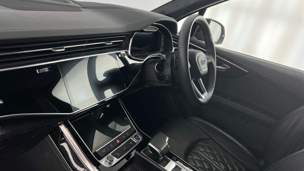 Used Audi Q7 2022 for sale - 77018277: Photo 2