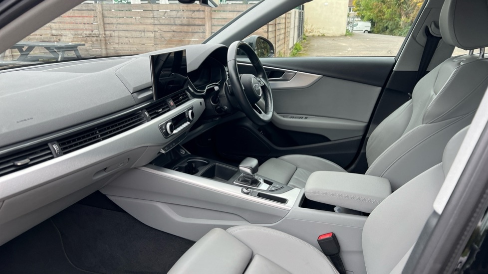 Used Audi A4 2021 for sale - 76447220: Photo 2