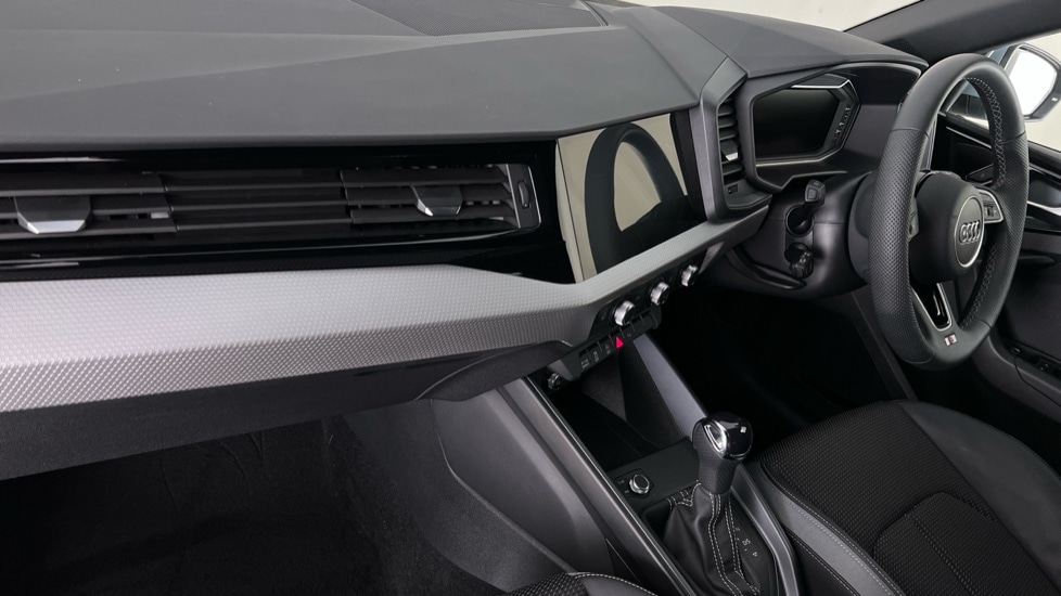 Used Audi A1 2025 for sale - 77018355: Photo 2