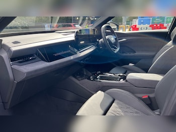 Used Audi Q6 e-tron 2025 for sale - 76203577: Photo