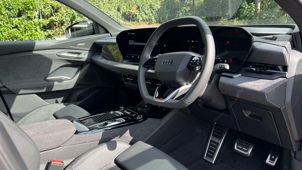 Used Audi Q6 e-tron 2025 for sale - 76203577: Photo 6