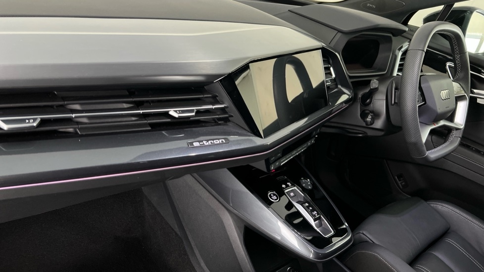 Used Audi Q4 e-tron 2025 for sale - 76593745: Photo 2